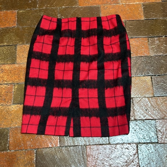 Talbot black and red size 2 Petite skirt - Picture 2 of 6